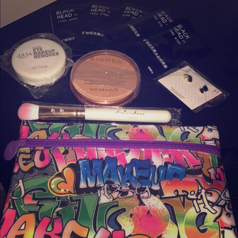 Face and makeup lot